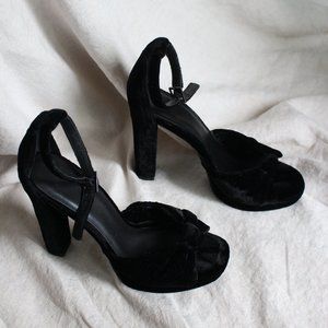 Joie Black Velvet Open-toe Buckle Closure Heels Sandals 6.5